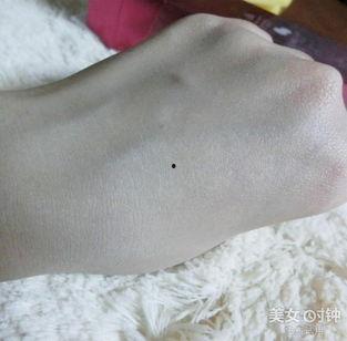 下一篇亮丝袜,揭秘亮丝袜的时尚魅力与穿搭技巧