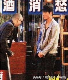 男明星撒尿,揭秘男明星的私密生活瞬间