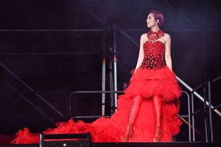 杨千嬅丝袜照,性感魅力一触即发